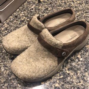 Merrell encore groove brindle wool clogs 9 mules